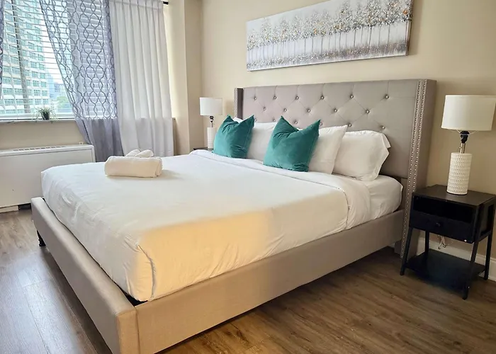 Downtown! 2Bd City View Onsite Parking King Lm809