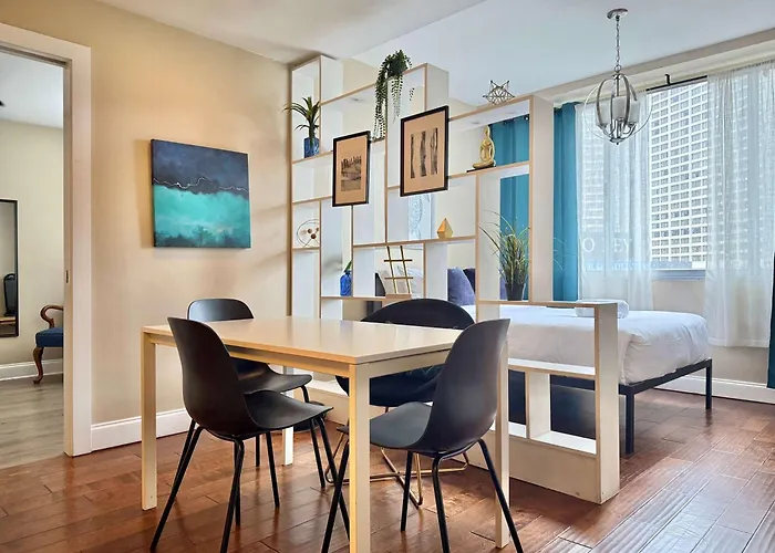 Downtown! 2Bd City View Onsite Parking King Lm809